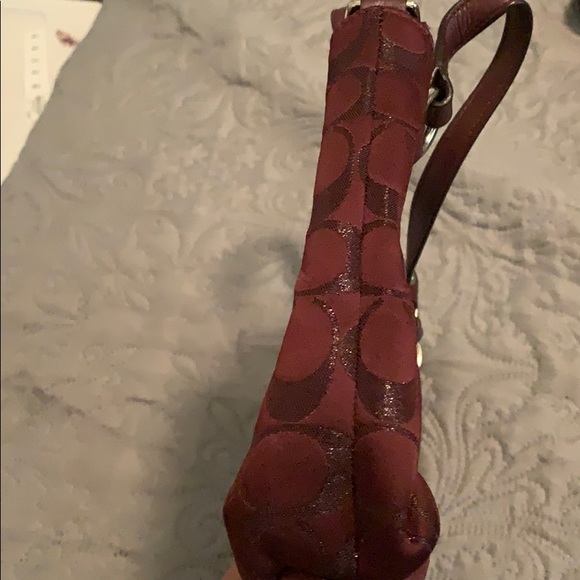 *used* burgundy Coach purse - Picture 3 of 6